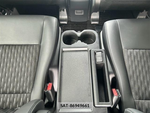 Toyota NOAH 2025-06 8881196-24