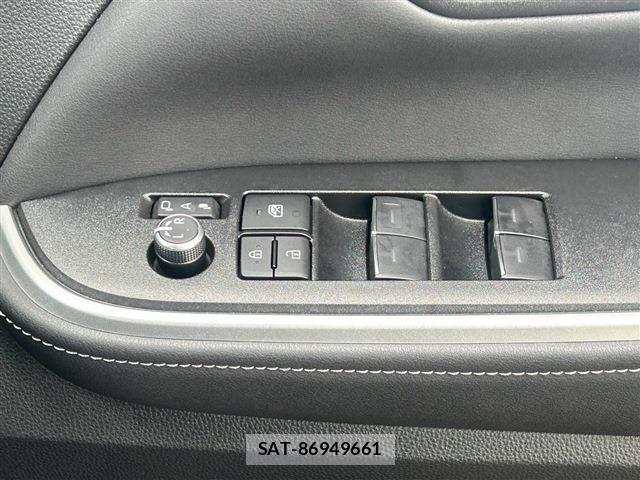 Toyota NOAH 2025-06 8881196-28