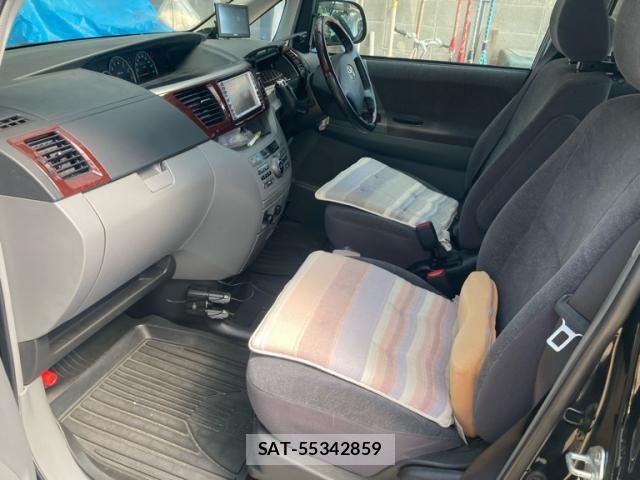 Toyota NOAH 2005-10 8884065-11