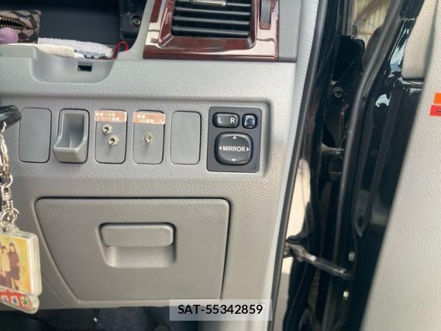 Toyota NOAH 2005-10 8884065-14