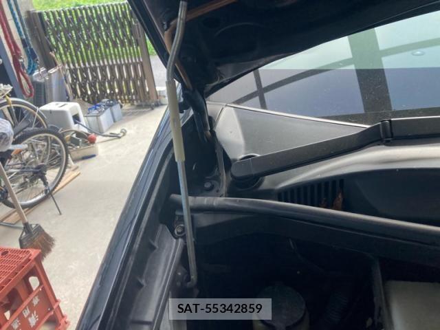 Toyota NOAH 2005-10 8884065-18