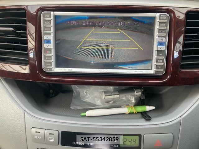 Toyota NOAH 2005-10 8884065-21