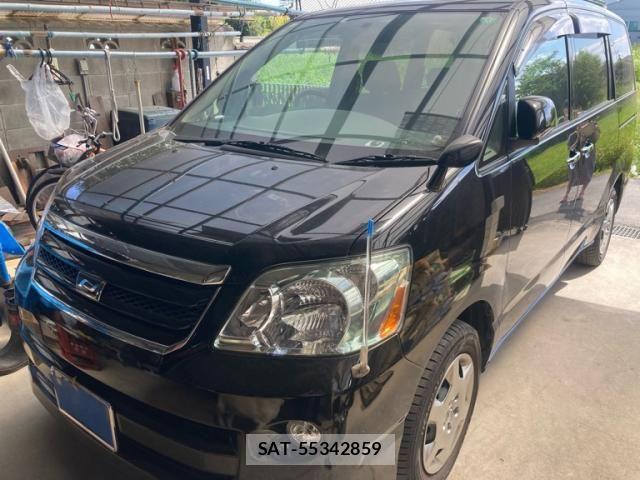 Toyota NOAH 2005-10 8884065-2
