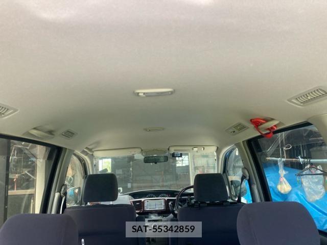 Toyota NOAH 2005-10 8884065-8