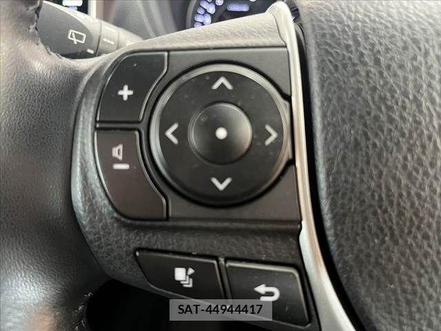 Toyota NOAH 2018-07 8884059-22