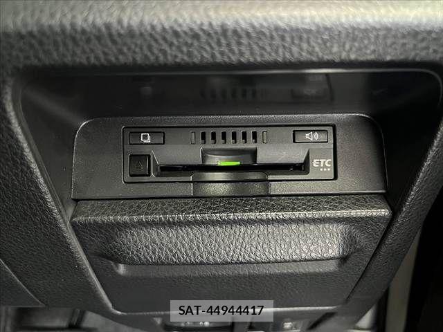 Toyota NOAH 2018-07 8884059-4