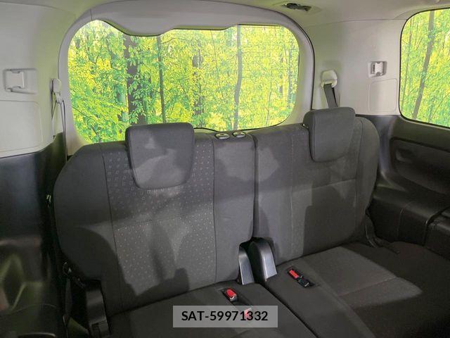 Toyota NOAH 2015-03 8884061-9