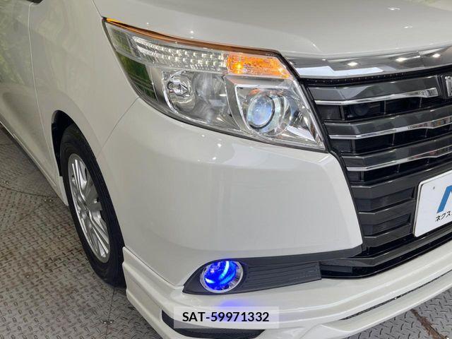 Toyota NOAH 2015-03 8884061-12