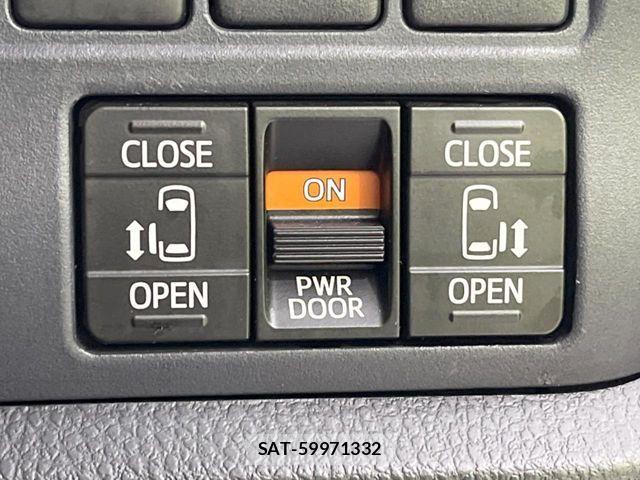 Toyota NOAH 2015-03 8884061-5