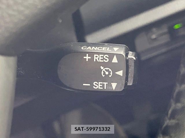 Toyota NOAH 2015-03 8884061-6