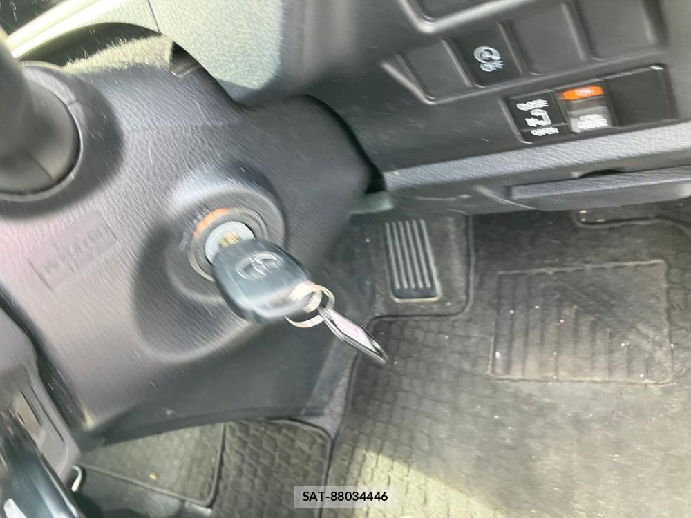 Toyota NOAH 2018 1277654-16