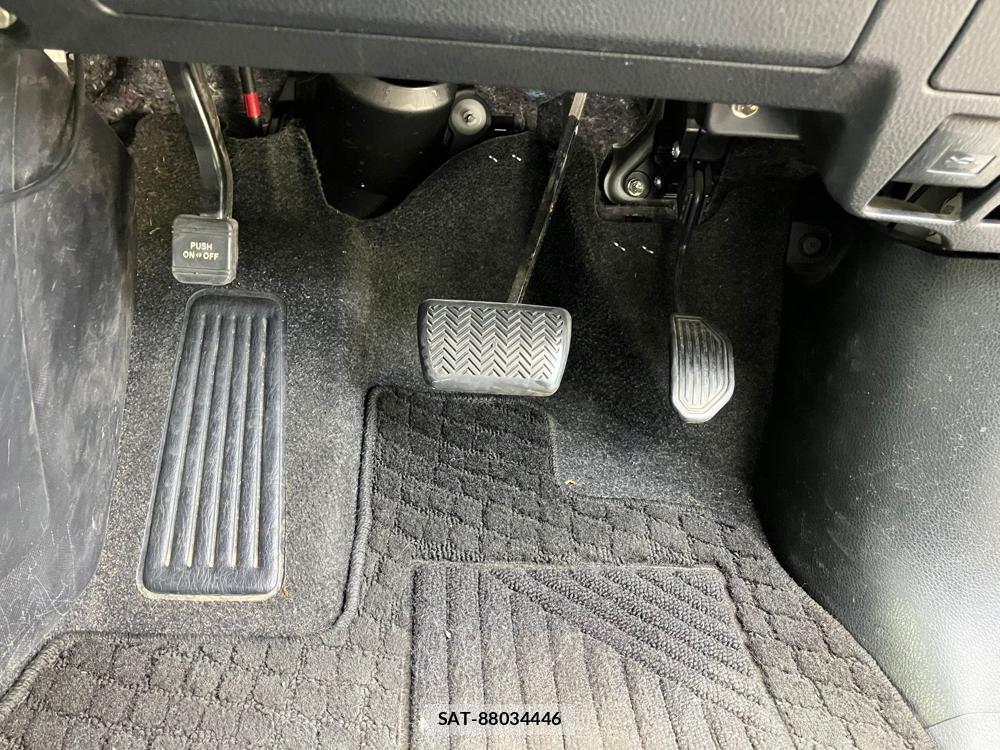 Toyota NOAH 2018 1277654-28