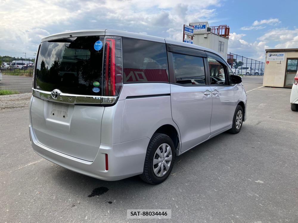 Toyota NOAH 2018 1277654-2
