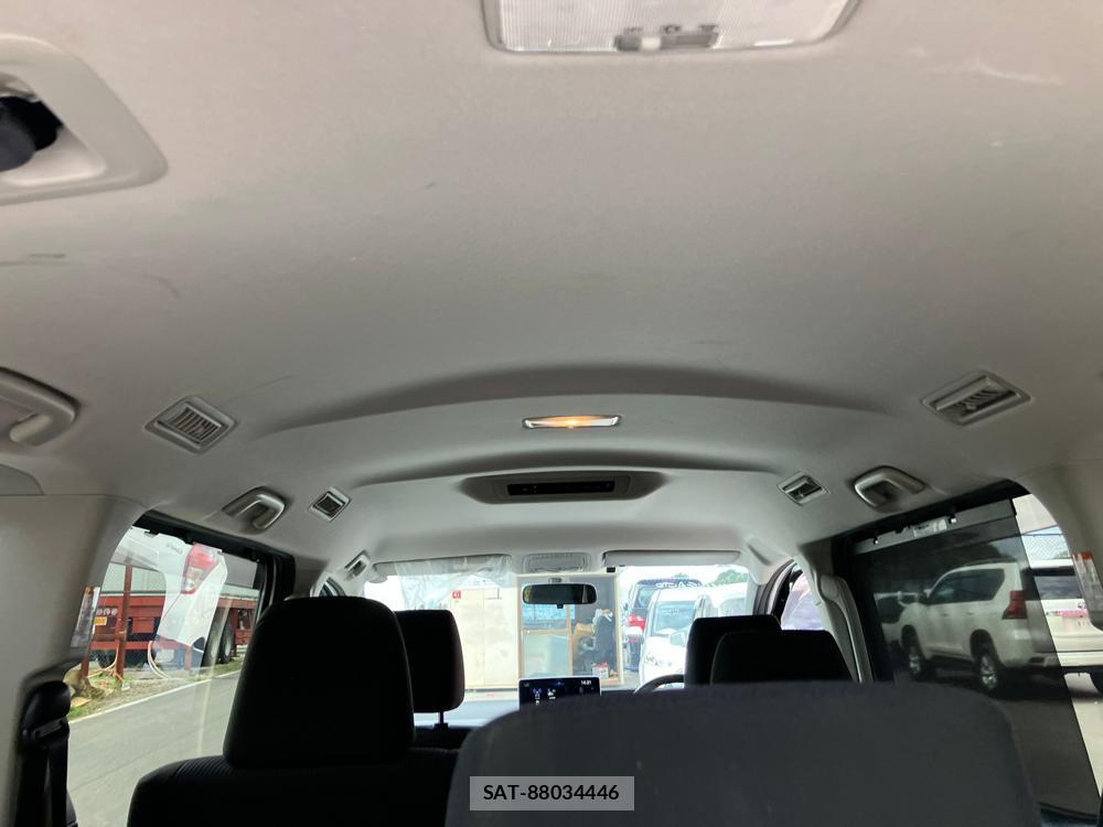 Toyota NOAH 2018 1277654-29