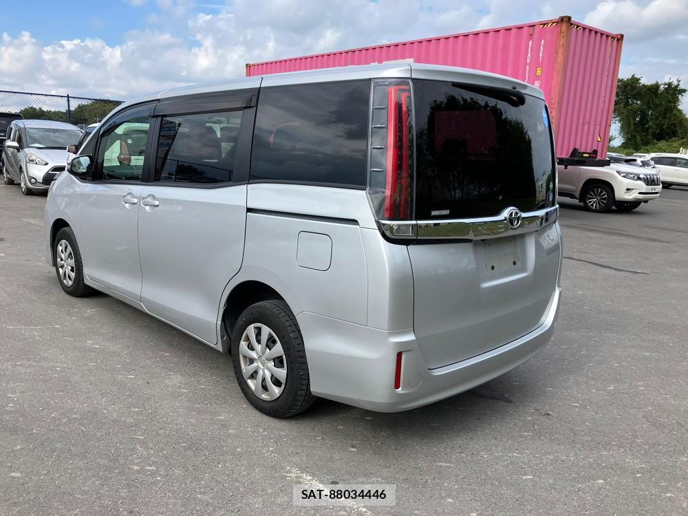 Toyota NOAH 2018 1277654-4