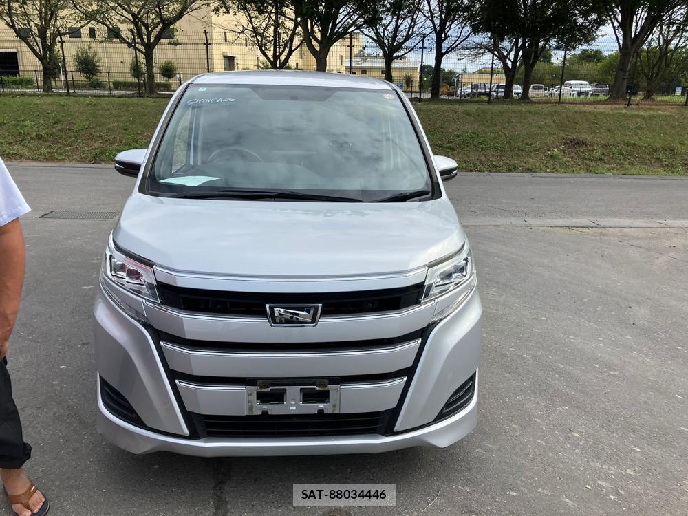 Toyota NOAH 2018 1277654-7