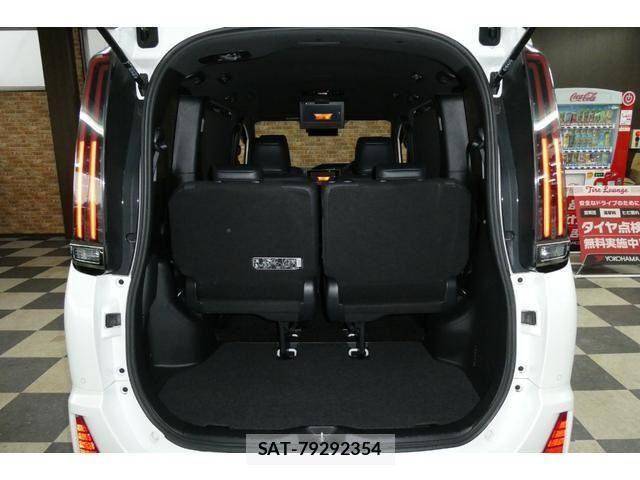 Toyota NOAH 2021-07 1413905-12