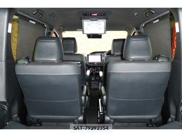 Toyota NOAH 2021-07 1413905-15