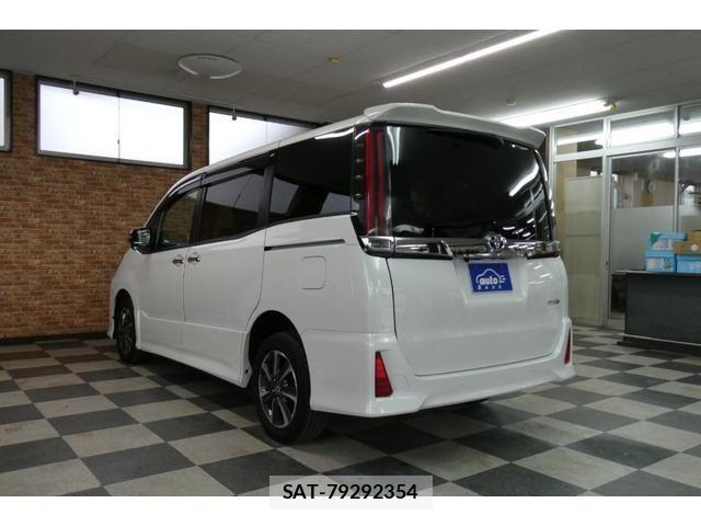 Toyota NOAH 2021-07 1413905-1