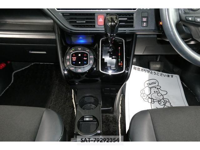 Toyota NOAH 2021-07 1413905-23