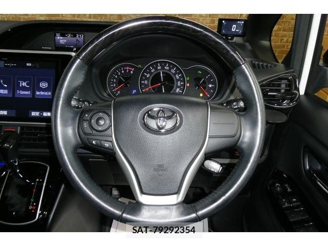 Toyota NOAH 2021-07 1413905-24