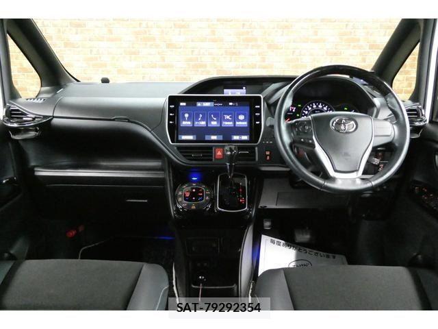 Toyota NOAH 2021-07 1413905-2
