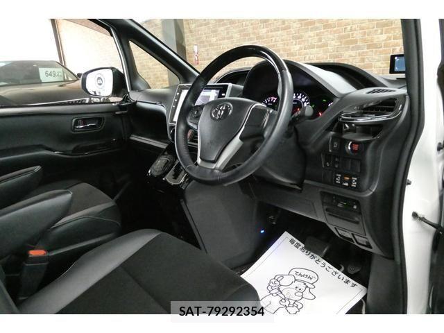 Toyota NOAH 2021-07 1413905-3