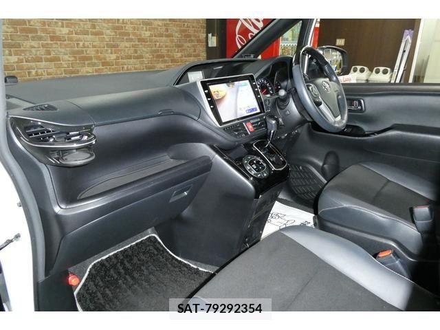 Toyota NOAH 2021-07 1413905-5