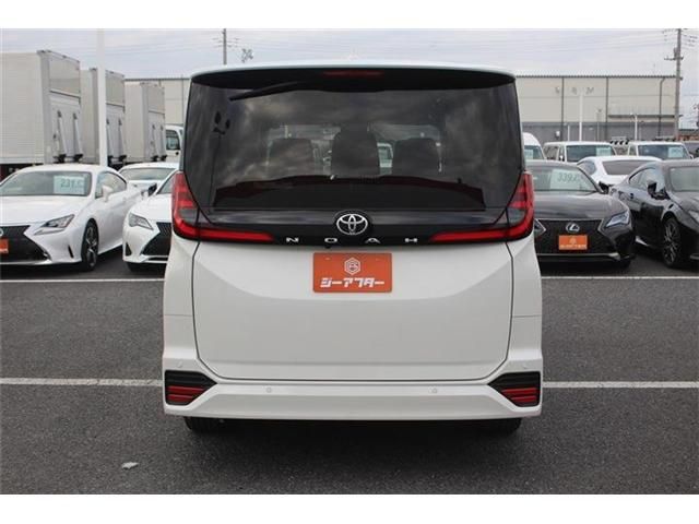 Toyota NOAH 2023-01 3678210-9