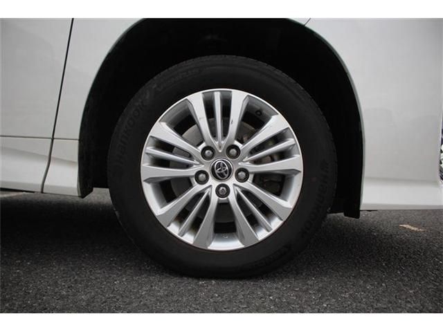 Toyota NOAH 2023-01 3678210-11