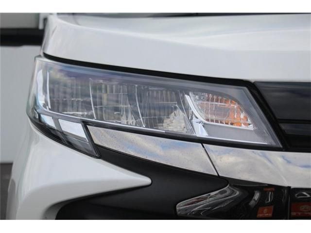 Toyota NOAH 2023-01 3678210-13