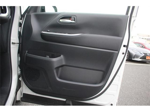 Toyota NOAH 2023-01 3678210-18