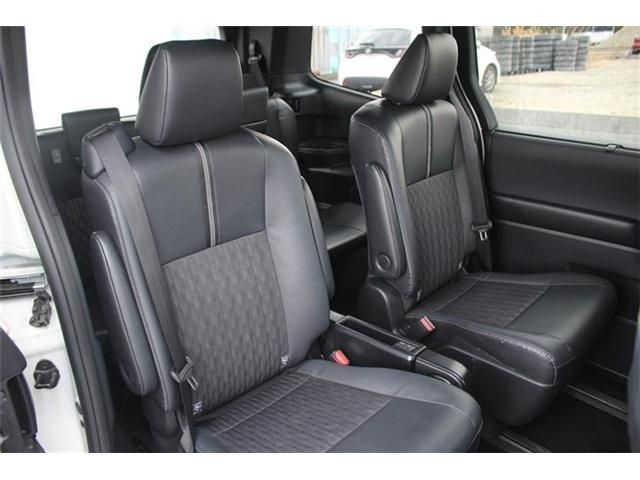 Toyota NOAH 2023-01 3678210-20