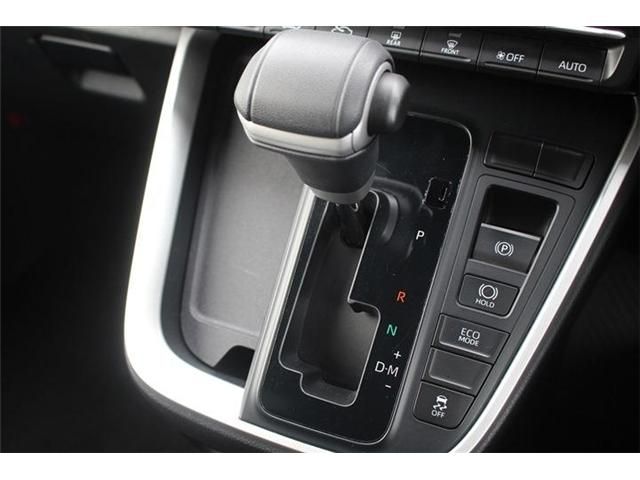 Toyota NOAH 2023-01 3678210-24