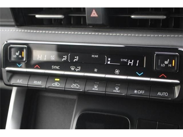 Toyota NOAH 2023-01 3678210-26