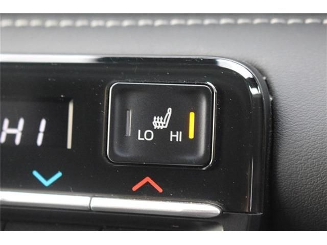 Toyota NOAH 2023-01 3678210-3