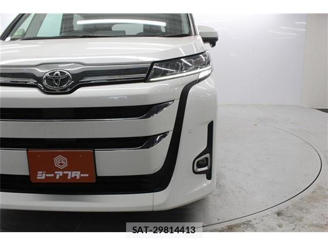 Toyota NOAH 2023-03 5874141-13