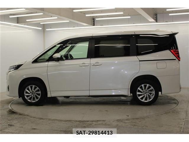 Toyota NOAH 2023-03 5874141-7