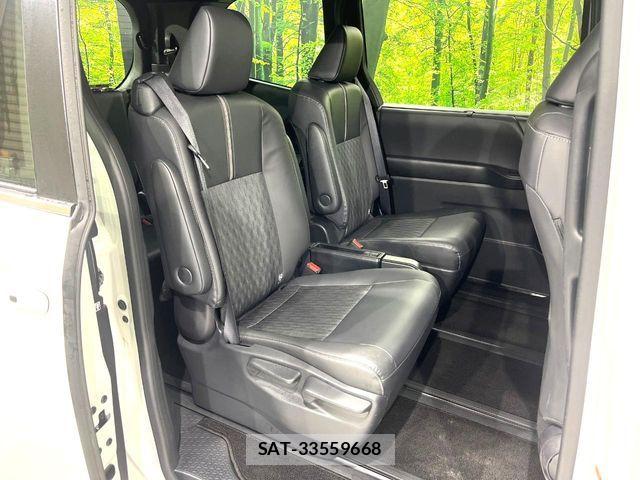 Toyota NOAH 2025-04 6014673-9