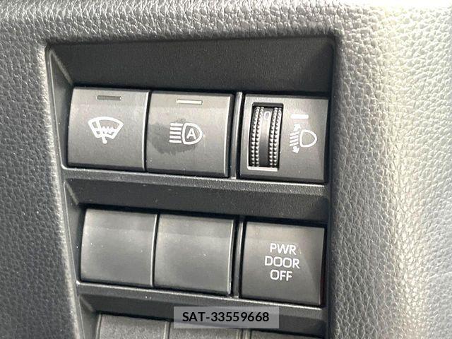 Toyota NOAH 2025-04 6014673-3