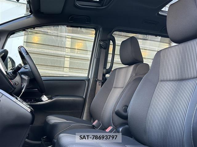 Toyota NOAH 2018-04 6246314-21
