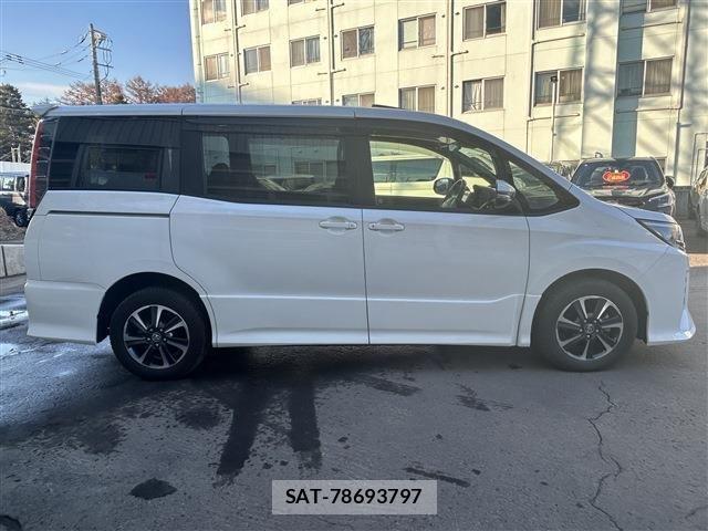 Toyota NOAH 2018-04 6246314-2
