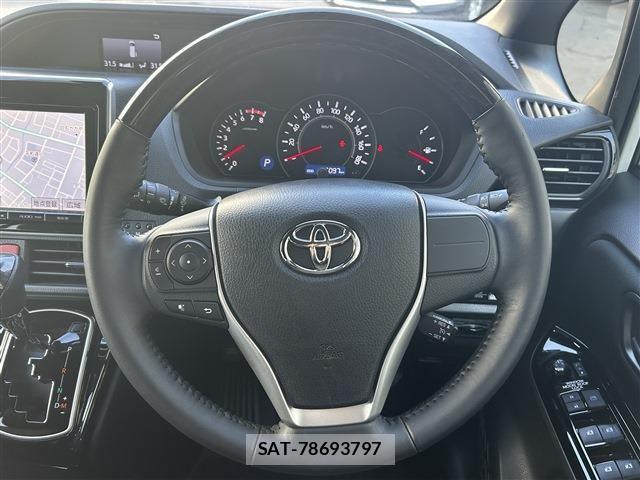 Toyota NOAH 2018-04 6246314-8