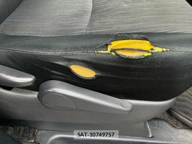 Toyota NOAH 2010-09 6276989-9