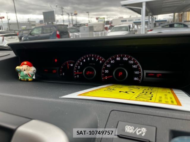 Toyota NOAH 2010-09 6276989-21