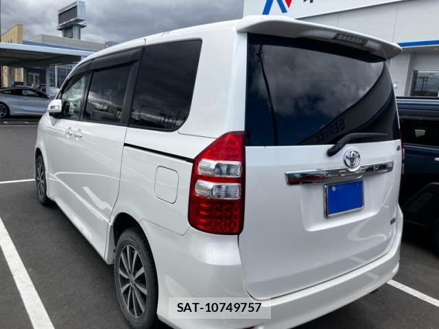 Toyota NOAH 2010-09 6276989-5