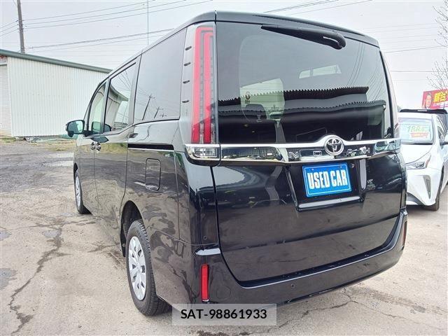 Toyota NOAH 2021-04 6272476-2