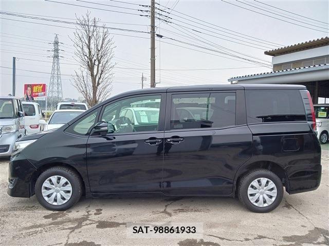Toyota NOAH 2021-04 6272476-3