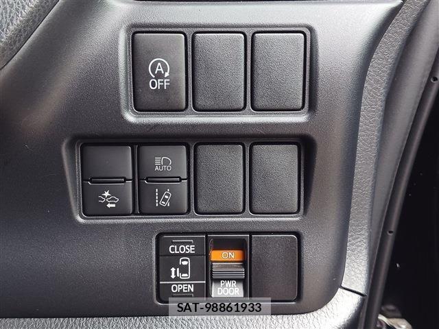 Toyota NOAH 2021-04 6272476-8