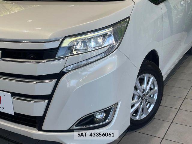 Toyota NOAH 2017-08 6501186-12